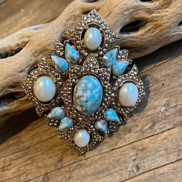 Vintage Signed Sarah Coventry Brooch - Picture 1 of 4